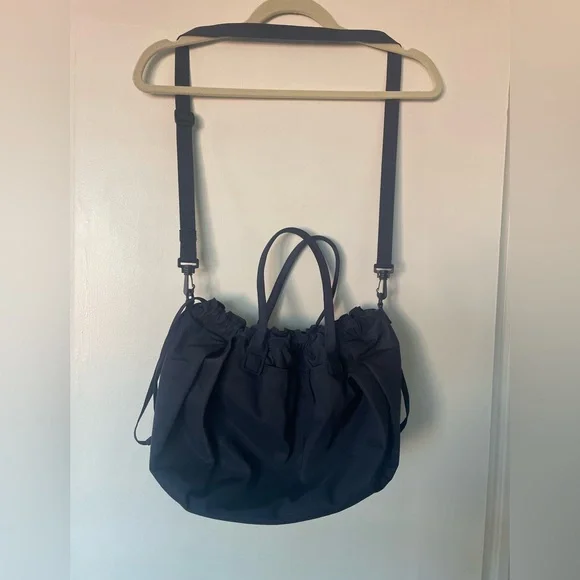 NWOT Uniqlo C drawstring bag in navy - Picture 5 of 7